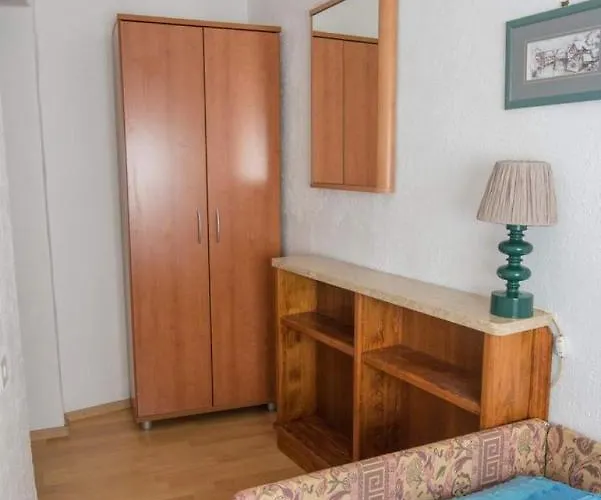 Apartment Rustica Vrbnik (Primorje-Gorski Kotar)