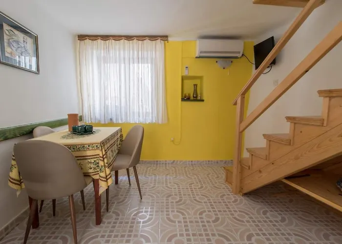 Rustica * Vrbnik (Primorje-Gorski Kotar)